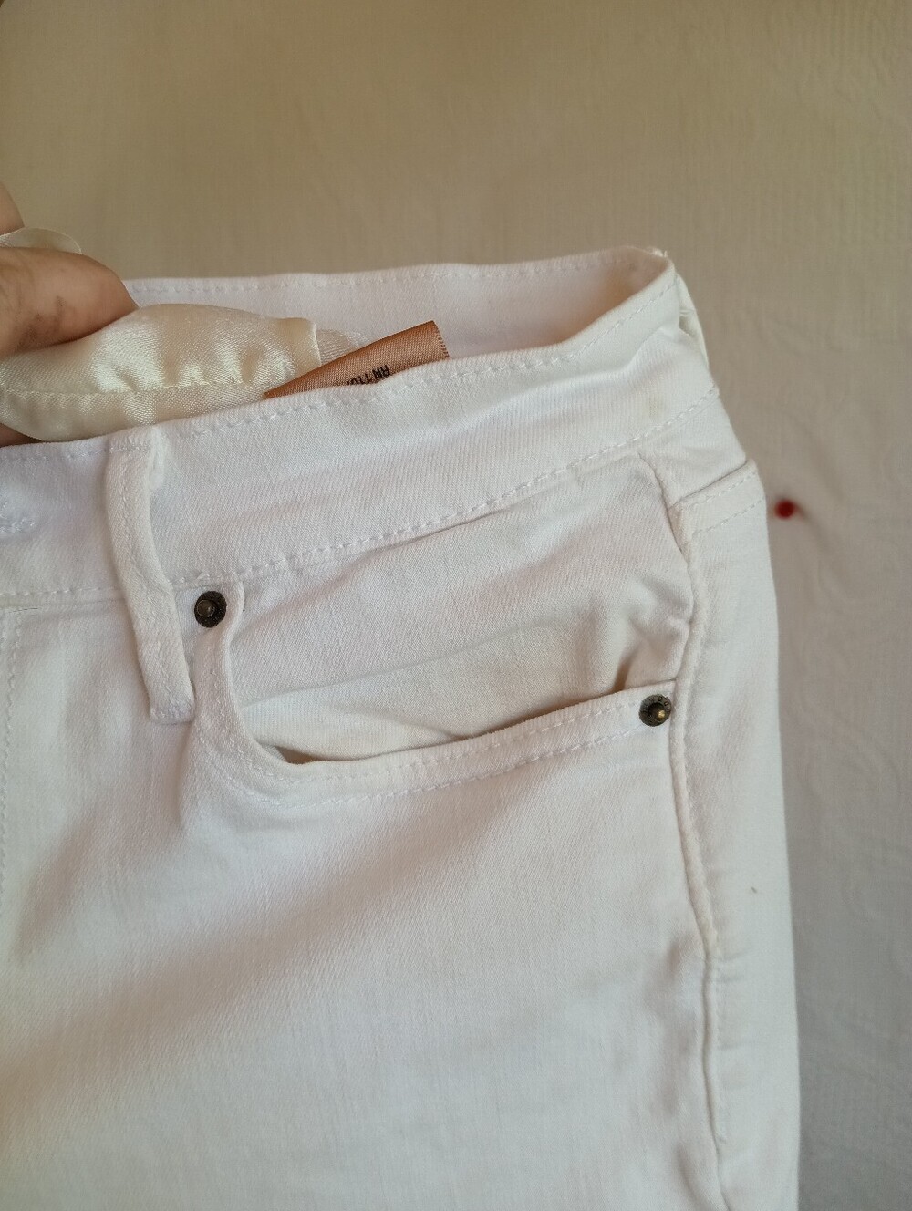 DRIFTWOOD White Cropped Jeans Rose Embroidery Frayed Hem Stretch Summer Floral - Picture 6 of 11